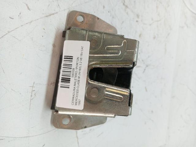 Fecho de tampa de porta-malas (de 3ª/5ª porta traseira) A1637400135 MERCEDES