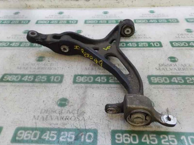 Braço oscilante inferior esquerdo de suspensão dianteira A1643301707 MERCEDES