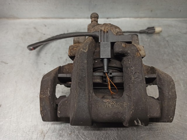 Suporte do freio traseiro direito A1644235398 MERCEDES
