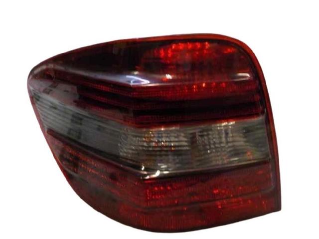 Lanterna traseira esquerda A1648202164 MERCEDES