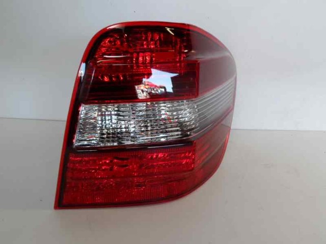 Lanterna traseira direita A1648204064 MERCEDES