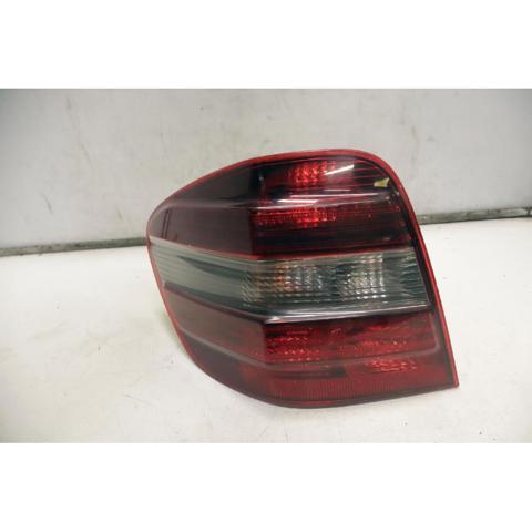 Lanterna traseira esquerda A1649060900 MERCEDES