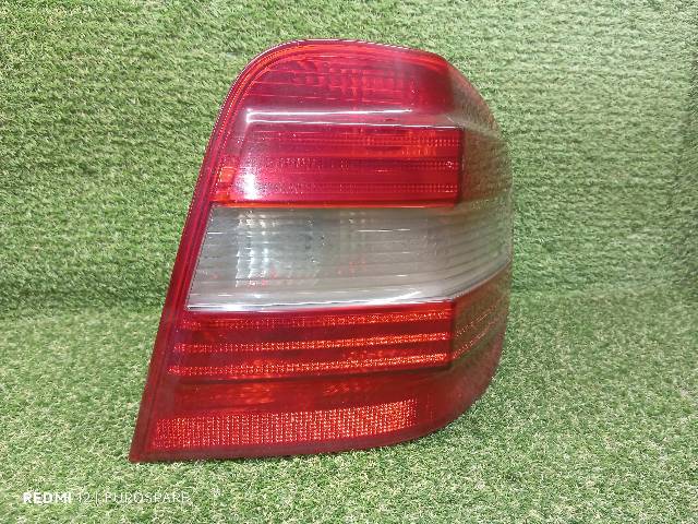 Lanterna traseira direita A1649061000 MERCEDES