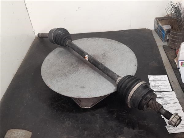 Semieixo (acionador) dianteiro direito A1663301300 MERCEDES