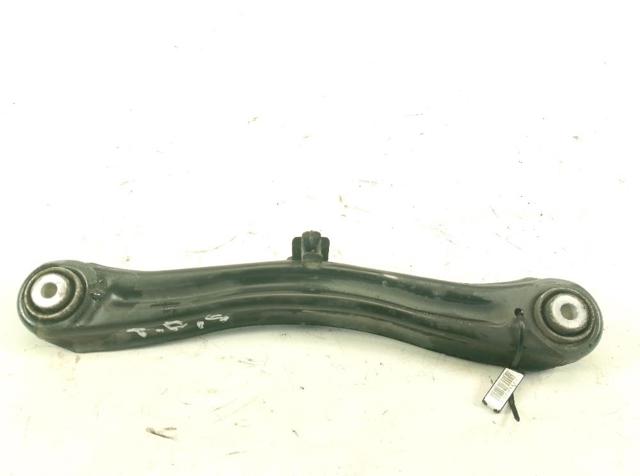 Braço oscilante superior direito de suspensão traseira A166350020664 MERCEDES