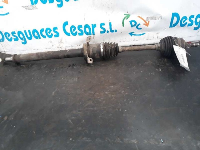 Semieixo (acionador) dianteiro direito A1683700972 MERCEDES