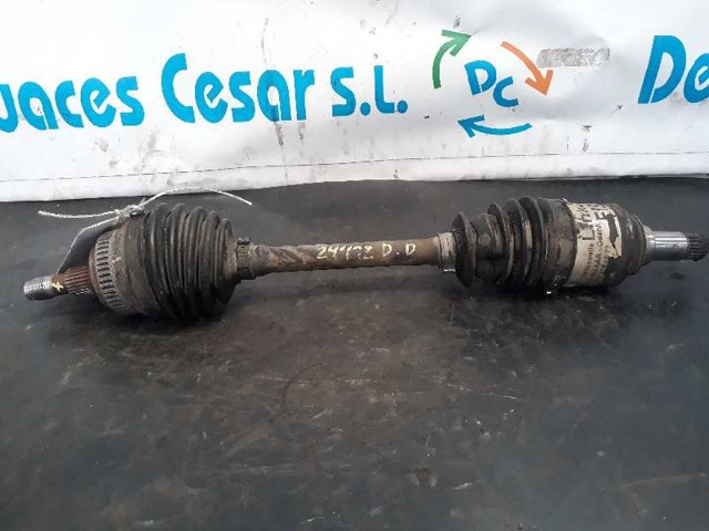 Semieixo (acionador) dianteiro esquerdo A1683702172 MERCEDES