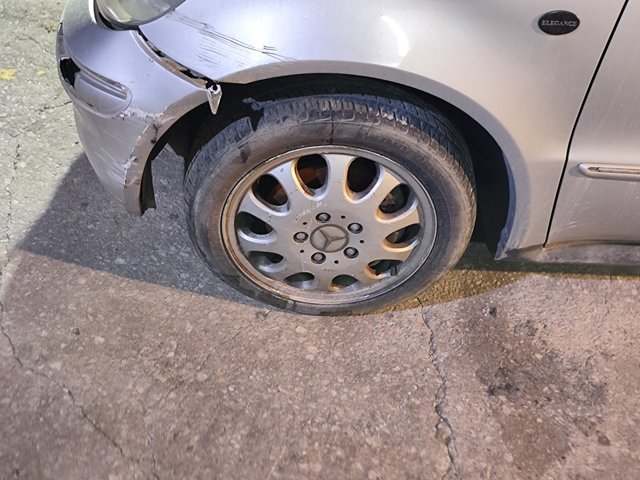 Disco do freio dianteiro A168421081264 MERCEDES