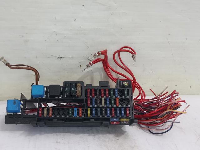Unidade de dispositivos de segurança para Mercedes A W168