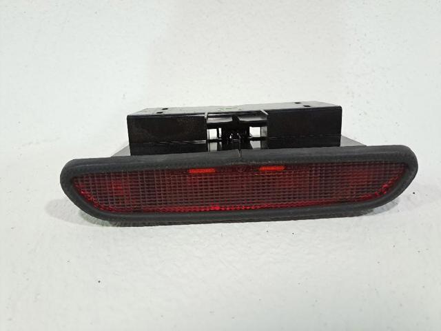 Sinal de parada traseiro adicional A1688200056 MERCEDES
