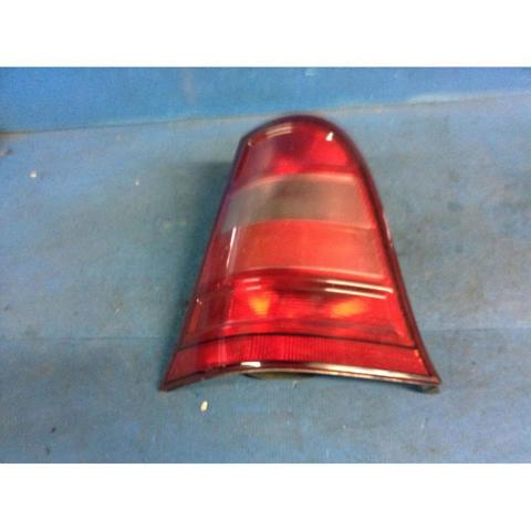 Lanterna traseira esquerda A1688200964 MERCEDES