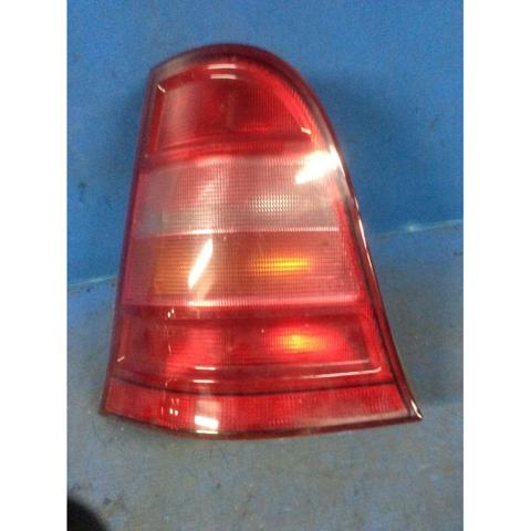 Lanterna traseira esquerda A1688200964 MERCEDES