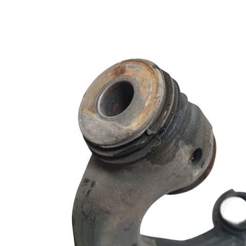 Braço oscilante inferior direito de suspensão dianteira A1693300607 MERCEDES