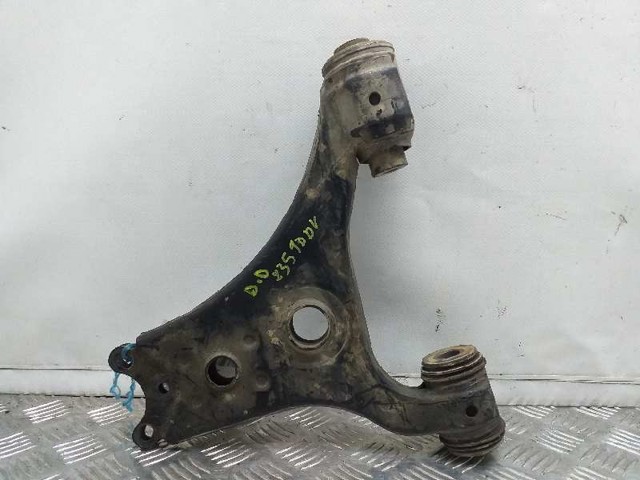 Braço oscilante inferior esquerdo de suspensão dianteira A1693300707 MERCEDES