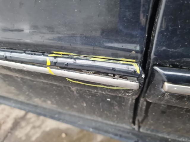 Porta dianteira esquerda A1697200105 MERCEDES