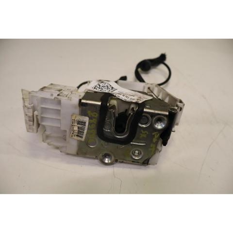 Fecho da porta traseira esquerda A1697301335 MERCEDES