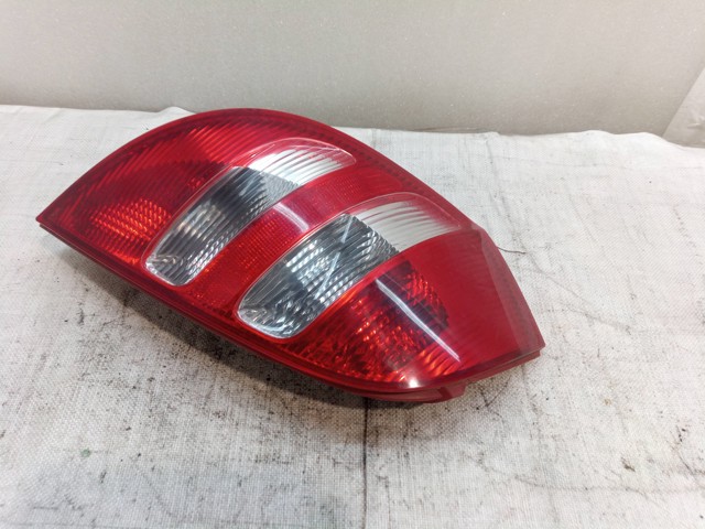 Lanterna traseira esquerda A1698200364L MERCEDES