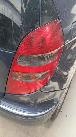 Lanterna traseira direita A1698201064R MERCEDES