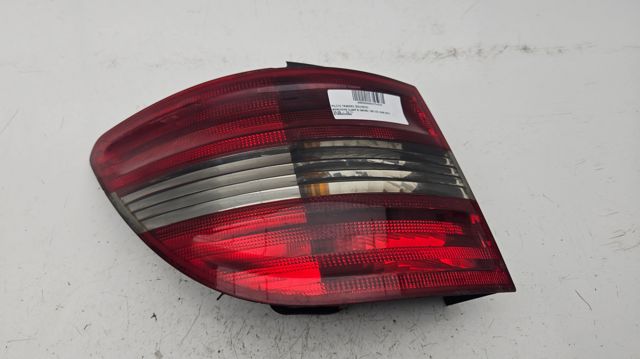 Lanterna traseira esquerda externa A1698202564 MERCEDES