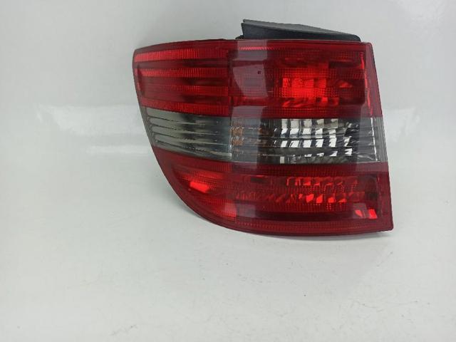 Lanterna traseira esquerda externa A1698202564 MERCEDES