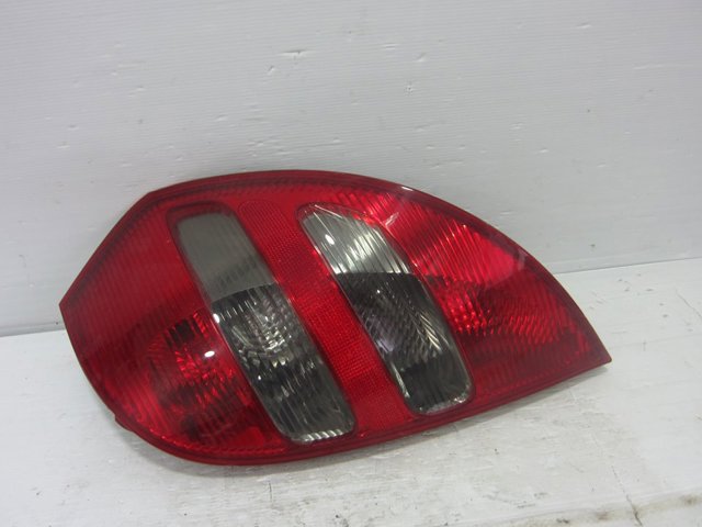 Lanterna traseira esquerda A1698202964 MERCEDES