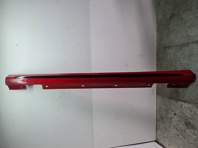Placa sobreposta (moldura) externa esquerda de acesso A1766980054 MERCEDES