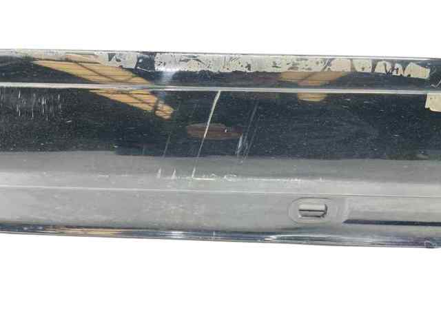 Placa sobreposta (moldura) externa direita de acesso A1766980154 MERCEDES