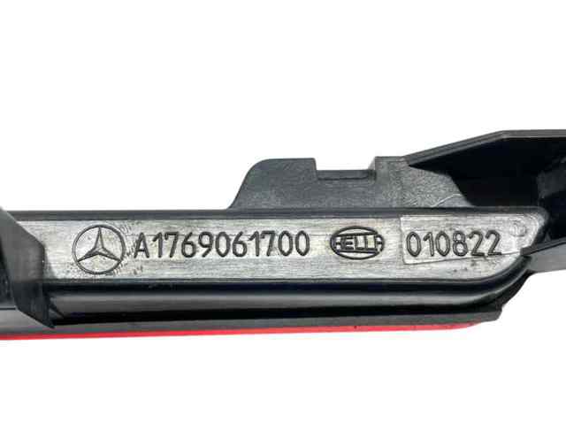 Sinal de parada traseiro adicional A1769061700 MERCEDES