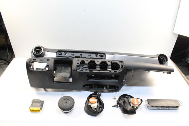 Cinto de segurança (AIRBAG) de condutor, de proteção de joelhos A1778600202 MERCEDES