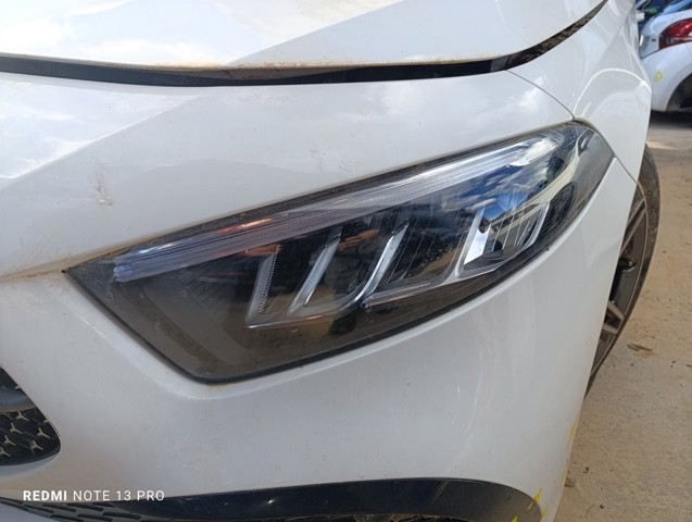 Luz esquerda A1779066304 MERCEDES