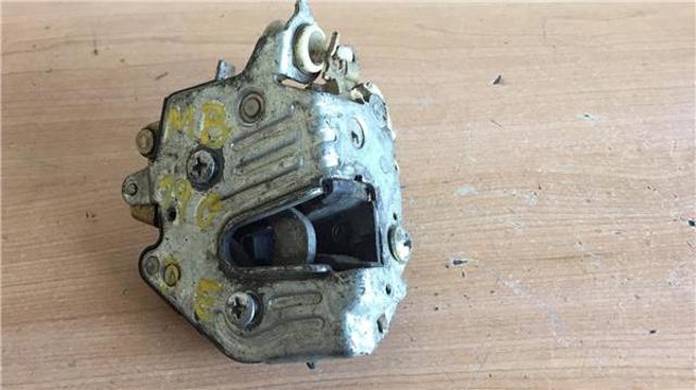 Fecho da porta dianteira esquerda para Mercedes C W201