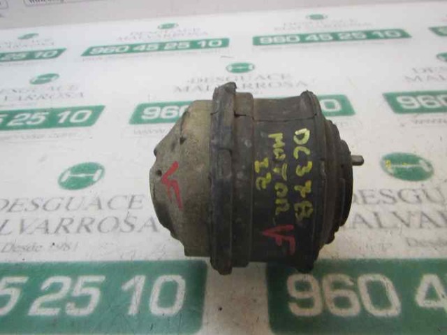Coxim (suporte) esquerdo de motor A2022401917 MERCEDES