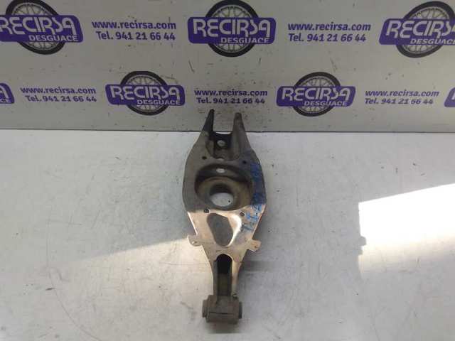 Braço oscilante inferior esquerdo de suspensão traseira/direita A2023500206 MERCEDES