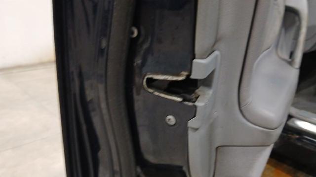 Fecho da porta dianteira esquerda A2027203535 MERCEDES