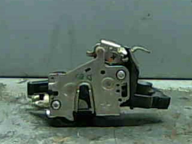 Fecho da porta dianteira esquerda A2027203535 MERCEDES