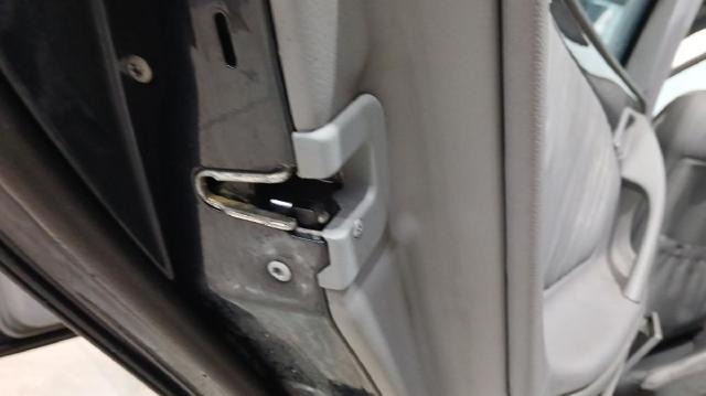 Fecho da porta traseira esquerda A2027300535 MERCEDES