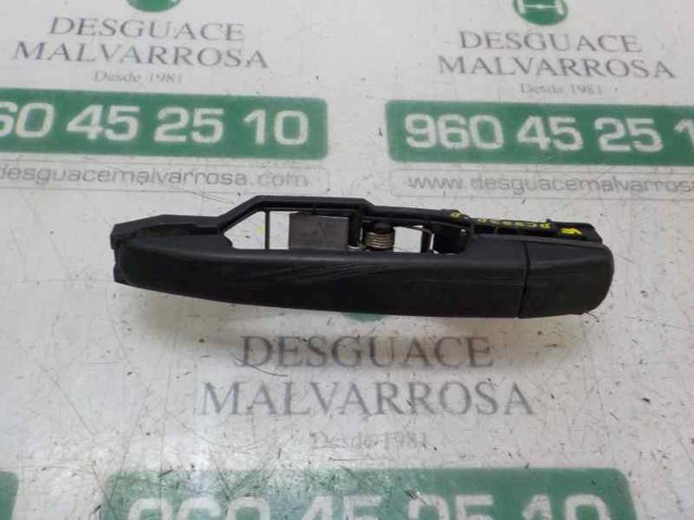 Maçaneta externa da porta dianteira A2027601170 MERCEDES