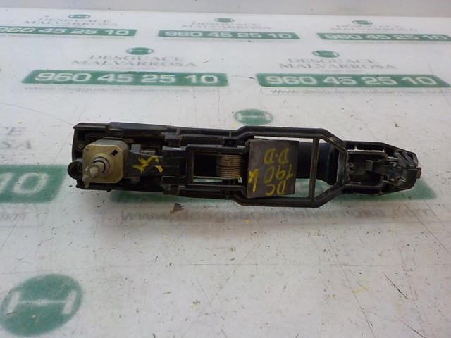 Maçaneta externa da porta dianteira A2027601170 MERCEDES
