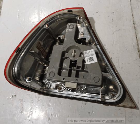 Vidro da luz traseira direita A2028205266 MERCEDES