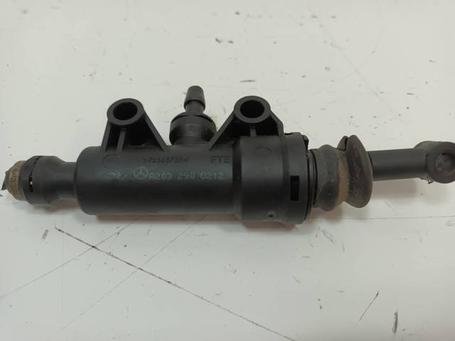 Cilindro mestre de embraiagem A2032900212 MERCEDES