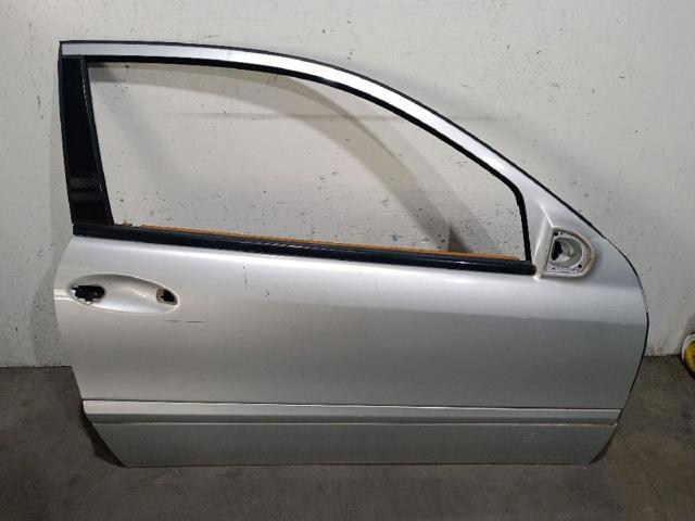 Porta dianteira direita A2037200605 MERCEDES
