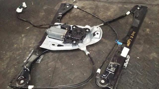 Mecanismo de acionamento de vidro da porta dianteira direita A2037201646 MERCEDES