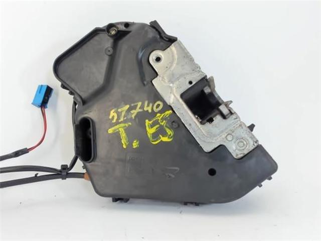 Fecho da porta traseira esquerda A2037300135 MERCEDES