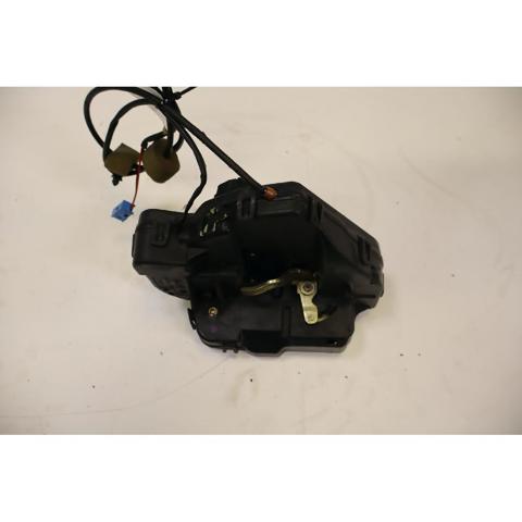 Fecho da porta traseira esquerda A2037300135 MERCEDES