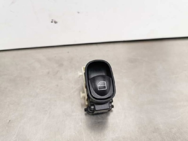 Lanterna traseira direita A20382002 MERCEDES