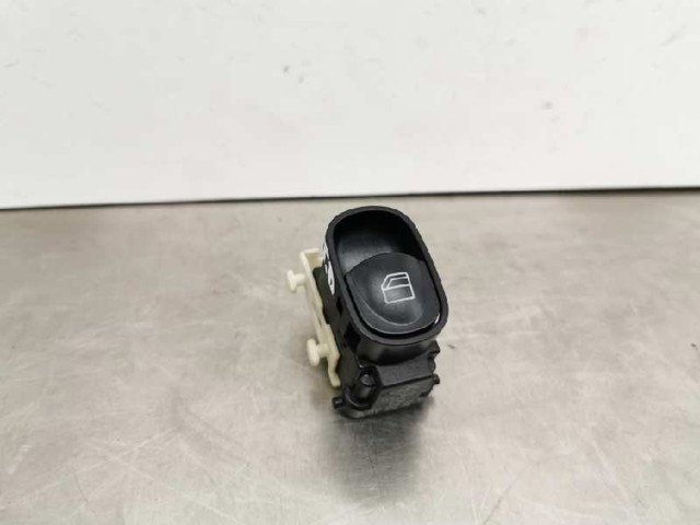Lanterna traseira direita A20382002 MERCEDES