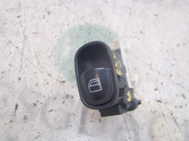 Botão dianteiro direito de ativação de motor de acionamento de vidro A20382002107167 MERCEDES