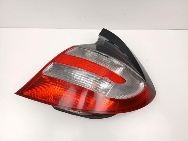 Lanterna traseira direita A2038202664 MERCEDES