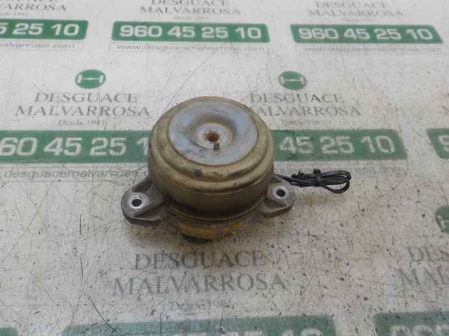 Coxim (suporte) direito de motor A2042401917 MERCEDES
