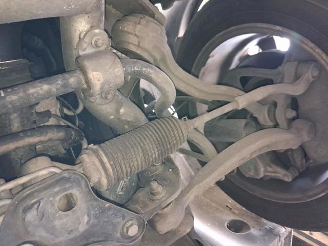 Braço oscilante inferior esquerdo de suspensão dianteira A2043306711 MERCEDES